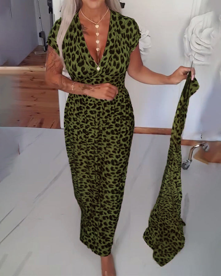 Elegantes Kleid mit Leopardenmuster und V-Ausschnitt MOKKAKAI