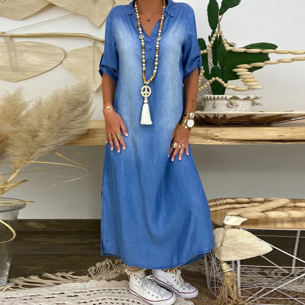 Denim Flow – Langes Jeanskleid mit Schlitz MOKKAKAI