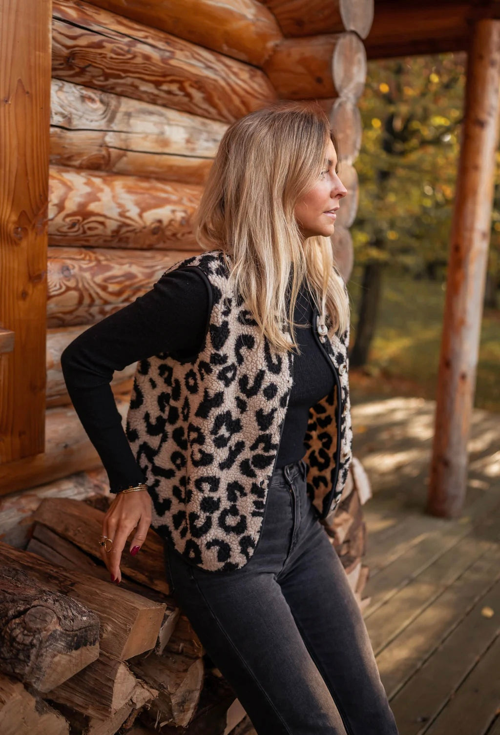 Astrid™ – Die Strickweste mit Wild-Charme MOKKAKAI