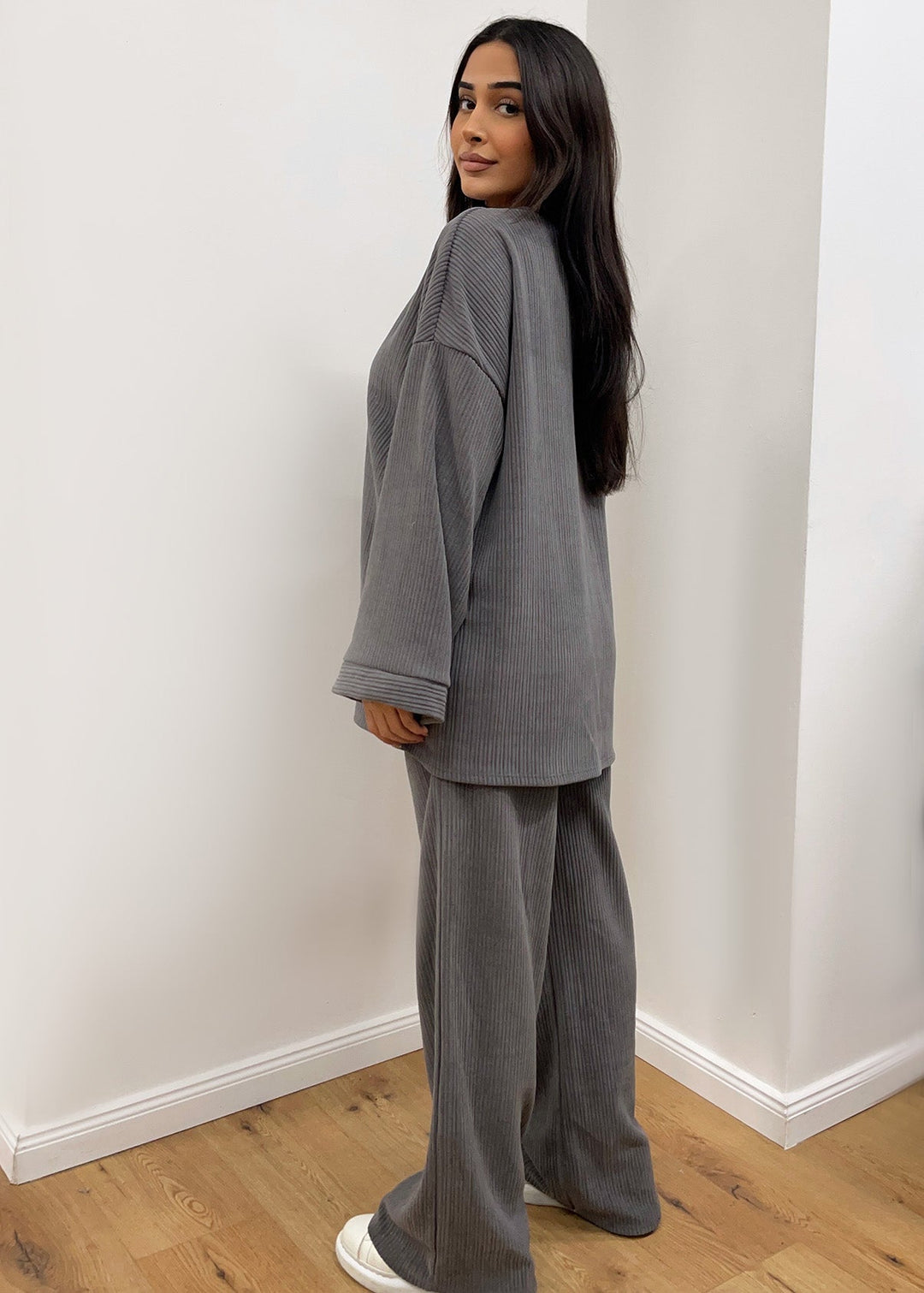 Malia™ – Elegants und bequems Set us Cordstoff MOKKAKAI