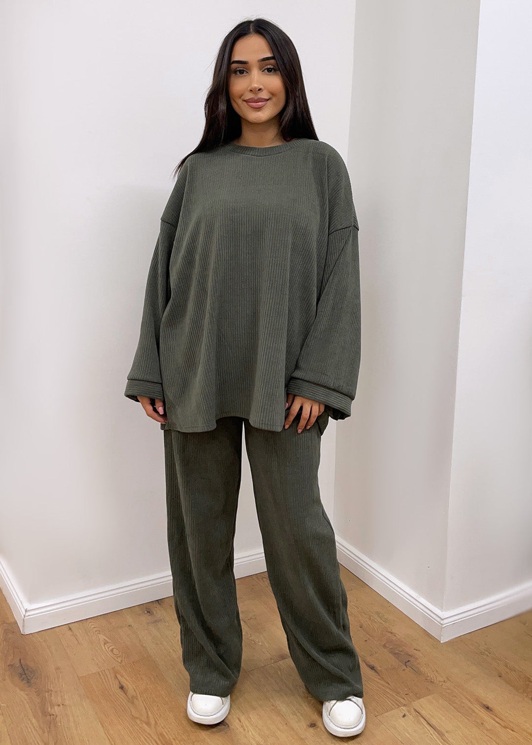 Malia™ – Elegants und bequems Set us Cordstoff MOKKAKAI