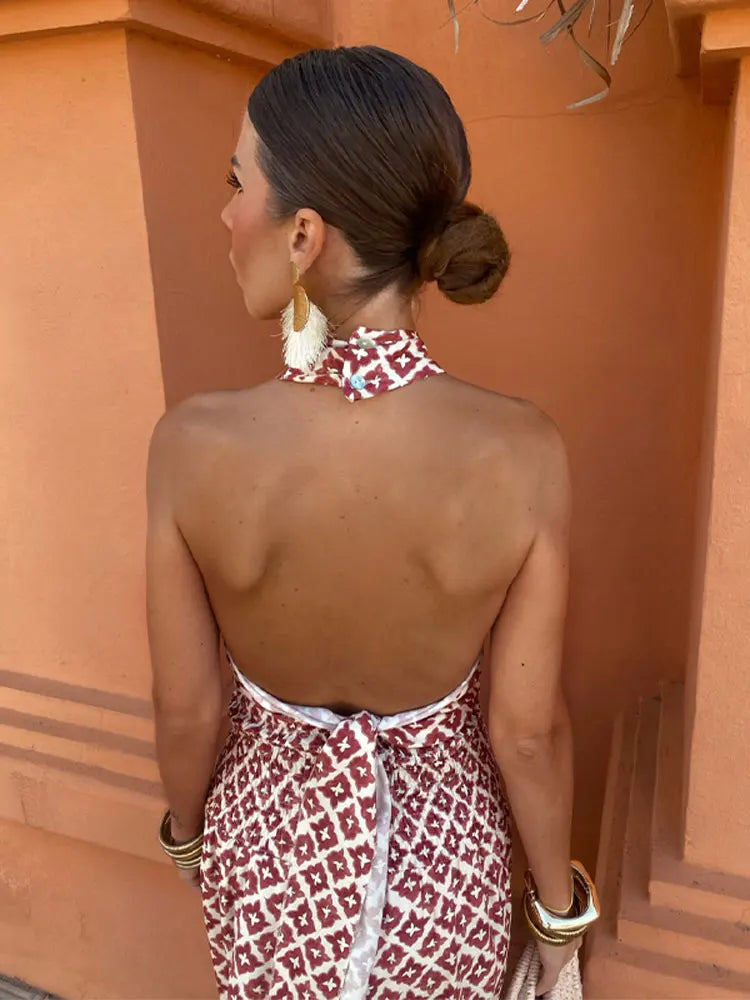 Mickay – Elegantes, Schulterfreies Midikleid mit Raffung MOKKAKAI