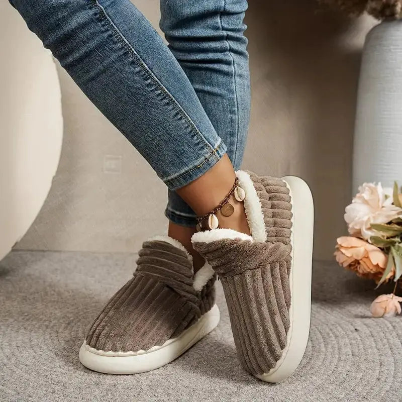Lula | Kuschelige Unisex-Pantoffeln – Ansicht 6