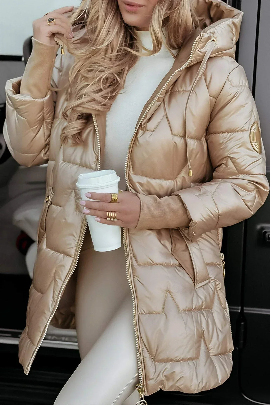 ASTRID - Elegante Winterjacke mit Kapuze und Futter MOKKAKAI