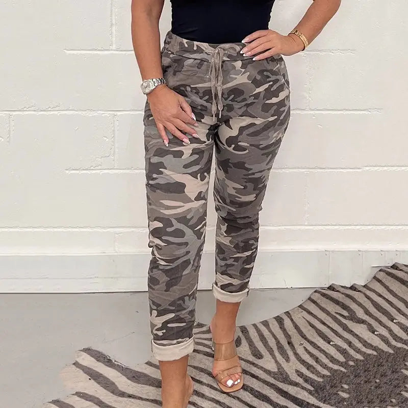 Milli Freizeithose mit Tarnmuster und Kordelzug für Frauen MOKKAKAI
